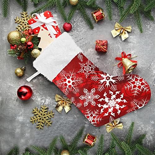 גרבי חג המולד של Alaza רקע אדום עם פתיתי שלג קלאסיים קלאסיים קישוטי גרב גדולים לעיצוב עונת החגים המשפחתית תפאורה 1 חבילה, 17.7